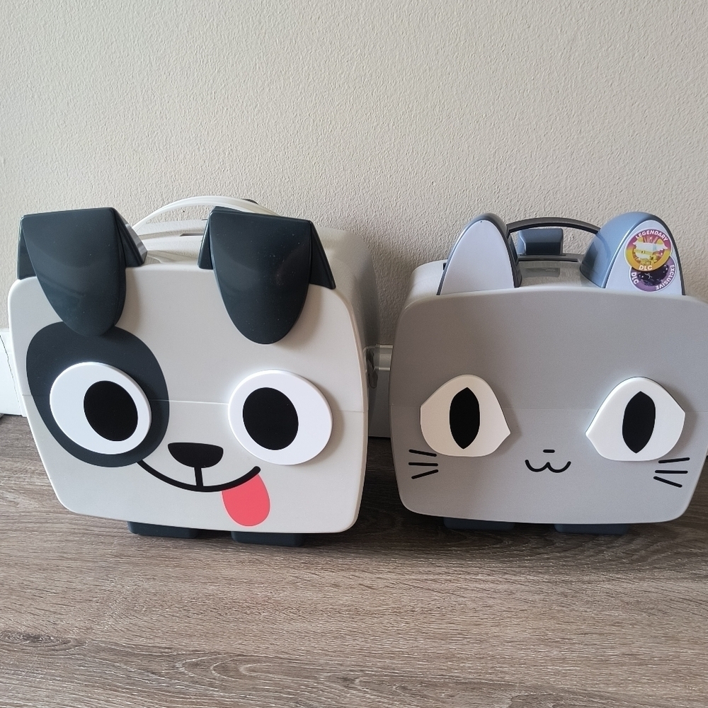 Pet Simulator Storage Container With Carry Handle Dalmation Grey Cat Lot Of 2